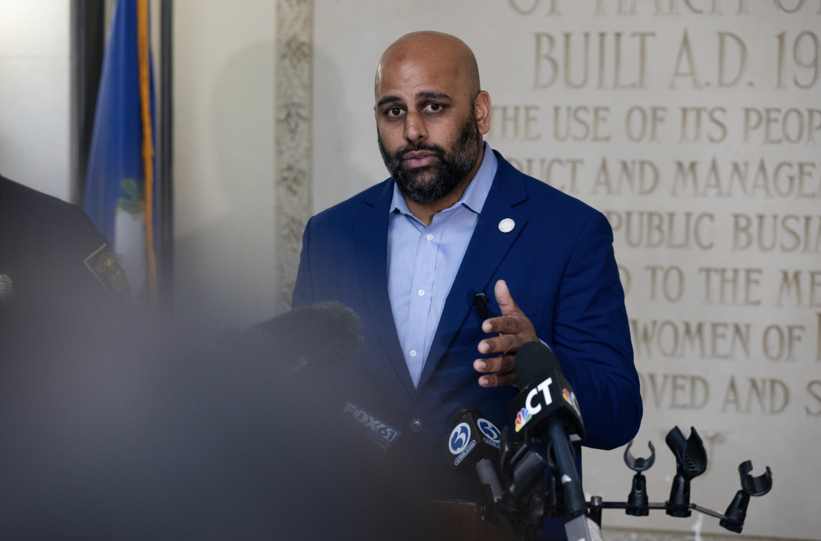 Hartford looks to end parking contract with ICE Hartford looks to end parking contract with ICE